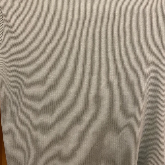 Brandy Melville Caroline top in sage green - Picture 5 of 10